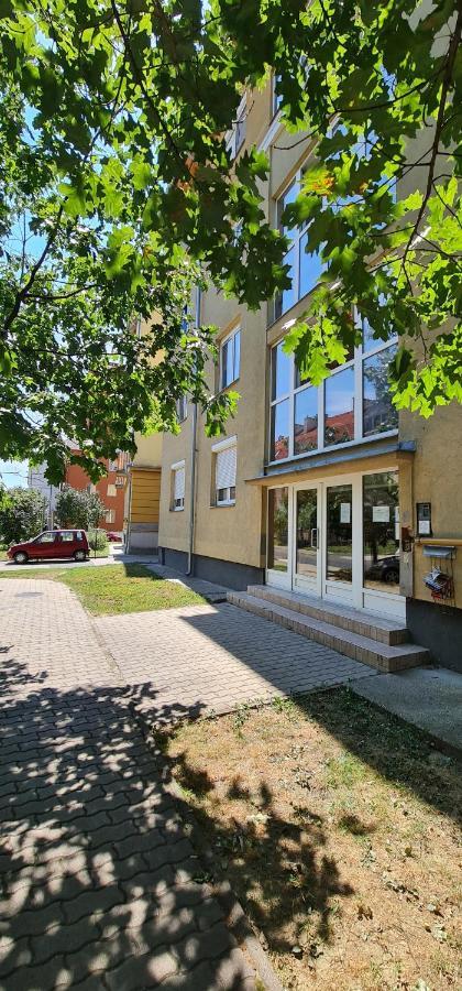 Ybs Apartman Zalaegerszeg Exterior photo